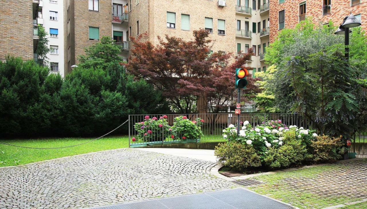 Game House In The Center Apartamento Milão Exterior foto